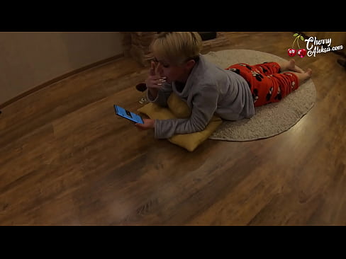 ❤️ Luda plavuša sisa ogroman kurac sisa i poskakuje na njemu - analni seks ☑ Kvalitetna pornografija kod nas